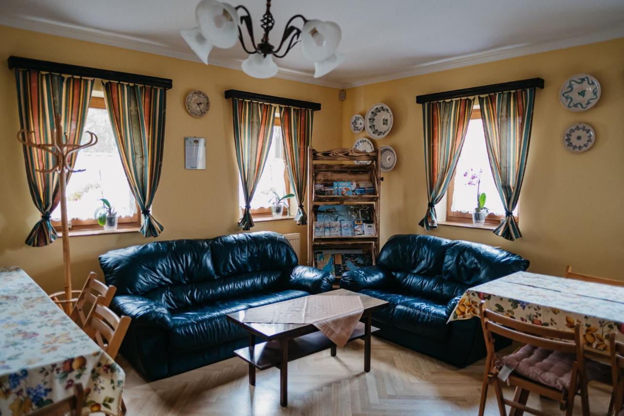 Hemina Vendeghaz Hotel Tata Bagian luar foto